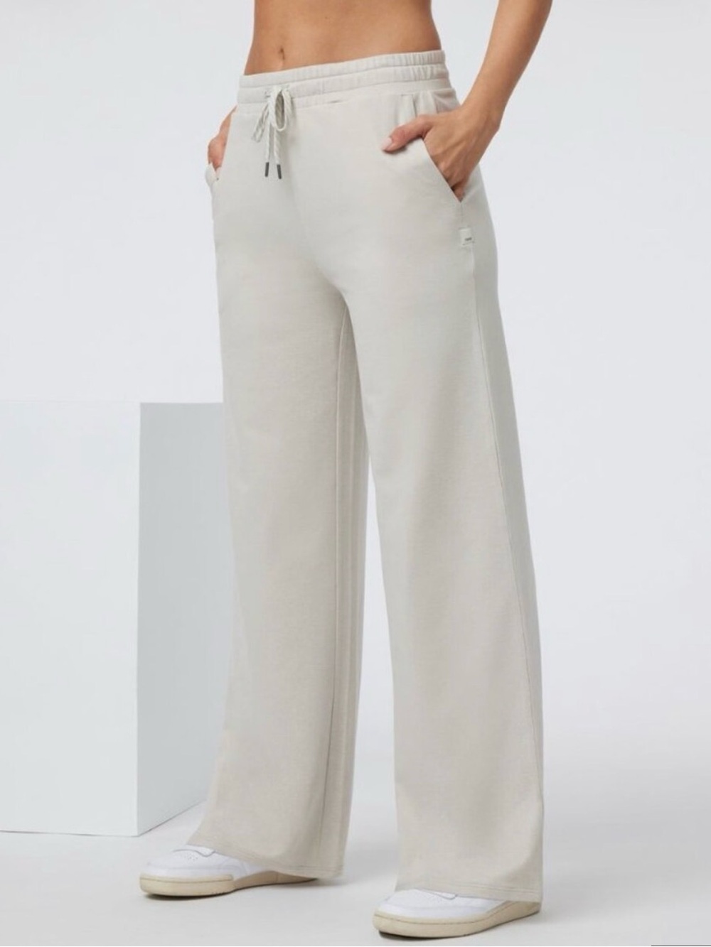 Vuori Halo WideLeg Essential Pants in Ecru Heather